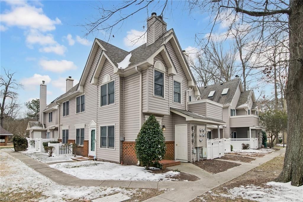 Photo of 17 Tamarisk Quay #I, Hampton, VA 23666 (MLS # 10617778)