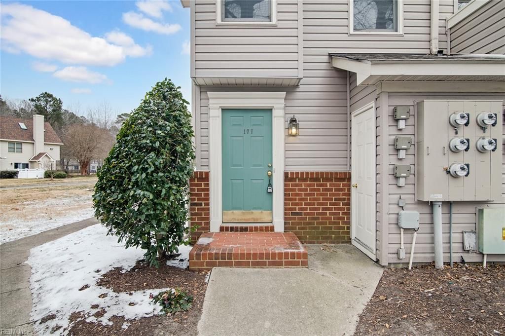 Photo of 17 Tamarisk Quay #I, Hampton, VA 23666 (MLS # 10617778)