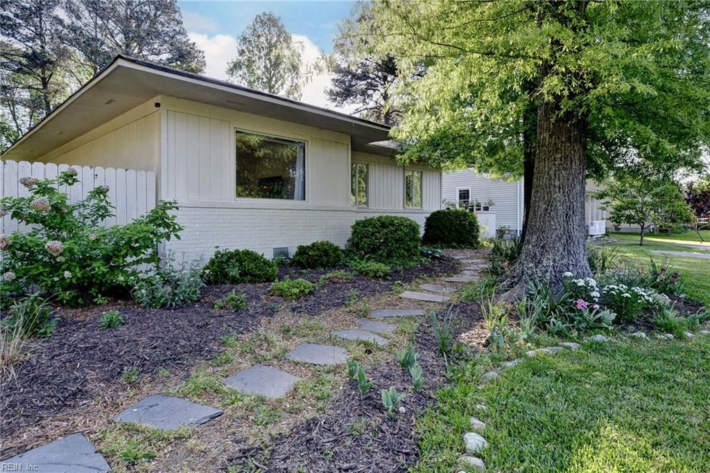 Photo of 134 Riverview Drive, Hampton, VA 23669 (MLS # 10631779)