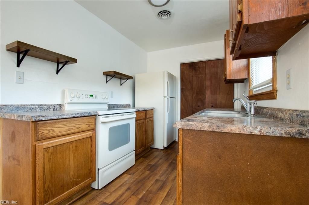 Photo of 1009 Bethel Ave Ave, Hampton, VA 23669 (MLS # 10628945)