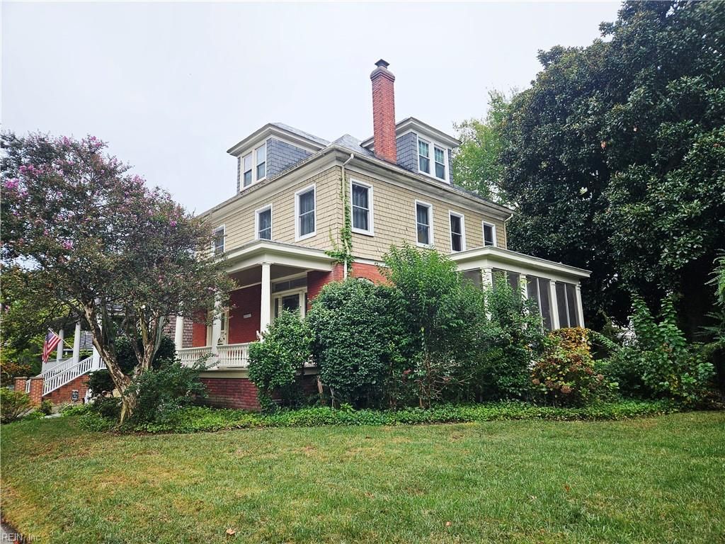 Photo of 215 E 39th Street, Norfolk, VA 23504 (MLS # 10621439)