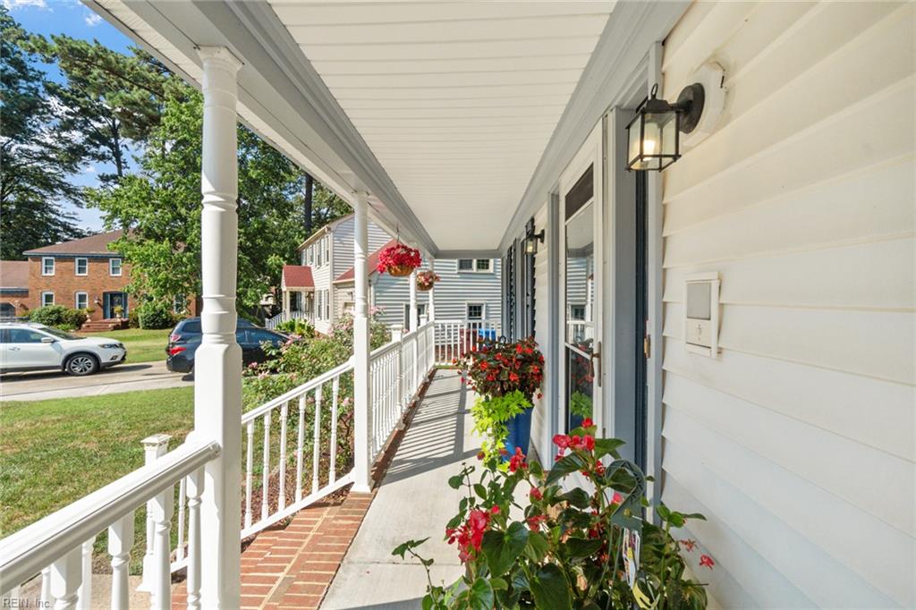 405 Briarwood CT
