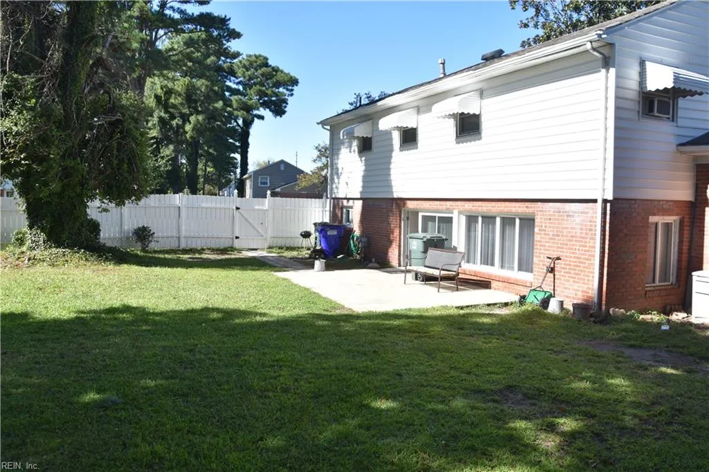 Norfolk, Virginia 23518, United States, 3 Bedrooms Bedrooms, ,2 BathroomsBathrooms,Residential,Pending,44108