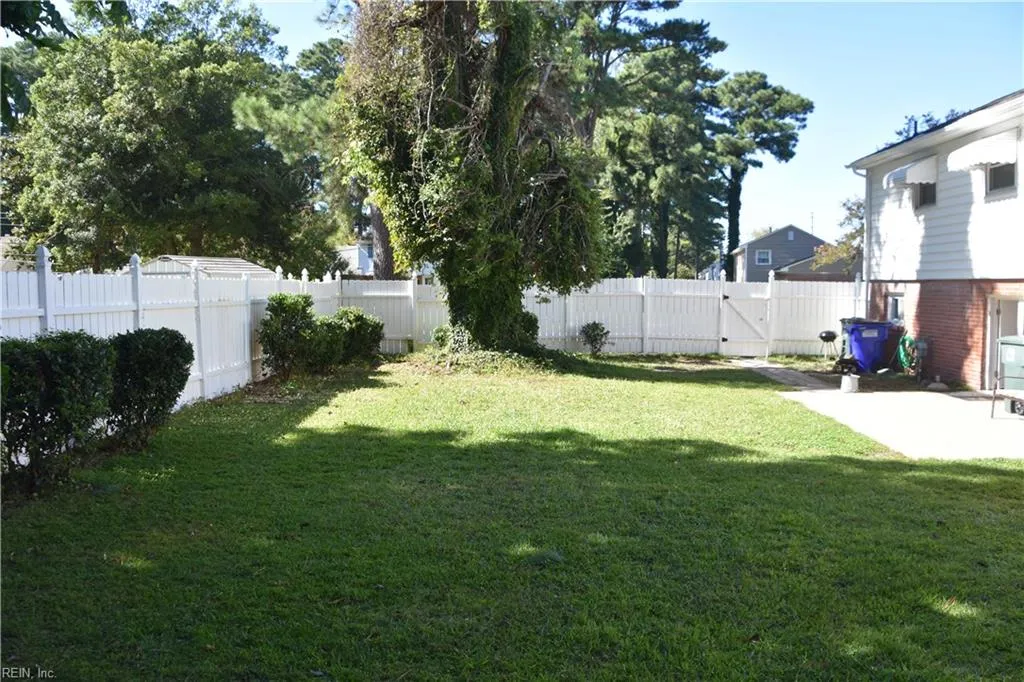 Norfolk, Virginia 23518, United States, 3 Bedrooms Bedrooms, ,2 BathroomsBathrooms,Residential,Pending,44108