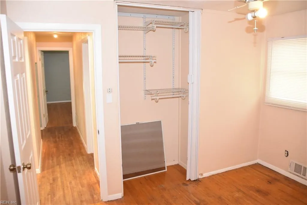 Norfolk, Virginia 23518, United States, 3 Bedrooms Bedrooms, ,2 BathroomsBathrooms,Residential,Pending,44108