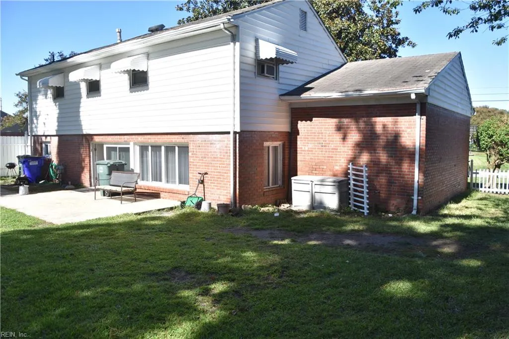 Norfolk, Virginia 23518, United States, 3 Bedrooms Bedrooms, ,2 BathroomsBathrooms,Residential,Pending,44108