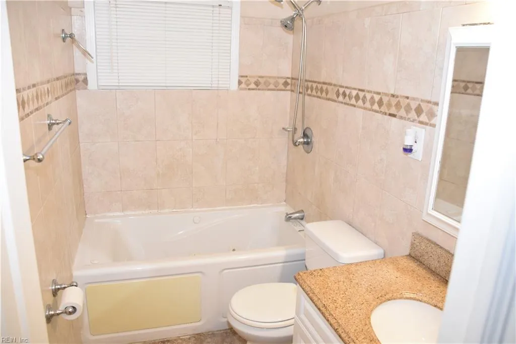 Norfolk, Virginia 23518, United States, 3 Bedrooms Bedrooms, ,2 BathroomsBathrooms,Residential,Pending,44108