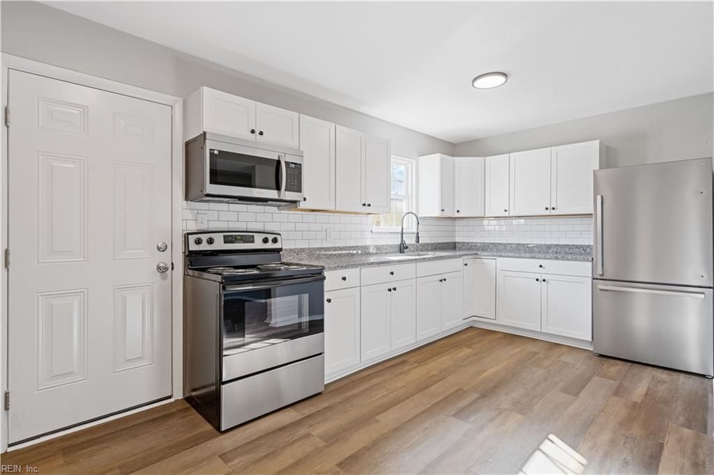 Photo of 405 Harbour North Drive, Chesapeake, VA 23320 (MLS # 10613159)