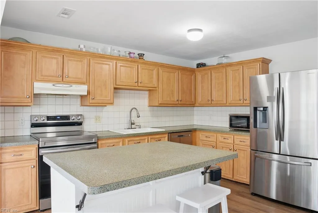 Chesapeake, Virginia 23323, United States, 3 Bedrooms Bedrooms, ,2 BathroomsBathrooms,Residential,Pending,135496