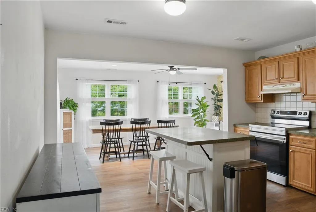 Chesapeake, Virginia 23323, United States, 3 Bedrooms Bedrooms, ,2 BathroomsBathrooms,Residential,Pending,135496