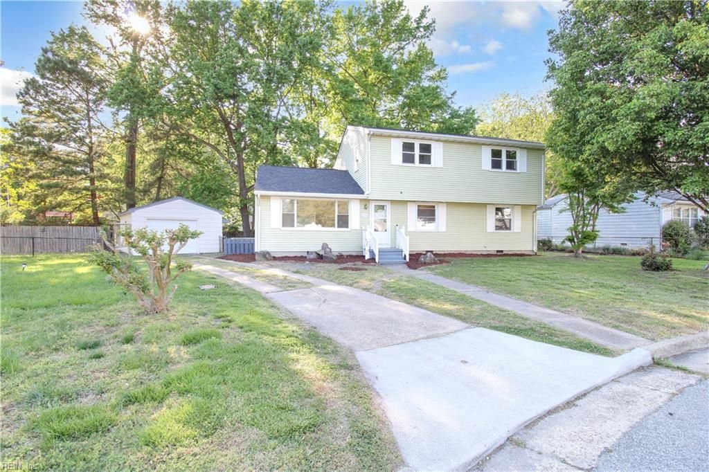 Photo of 35 Leicester Terrace, Hampton, VA 23666 (MLS # 10630625)