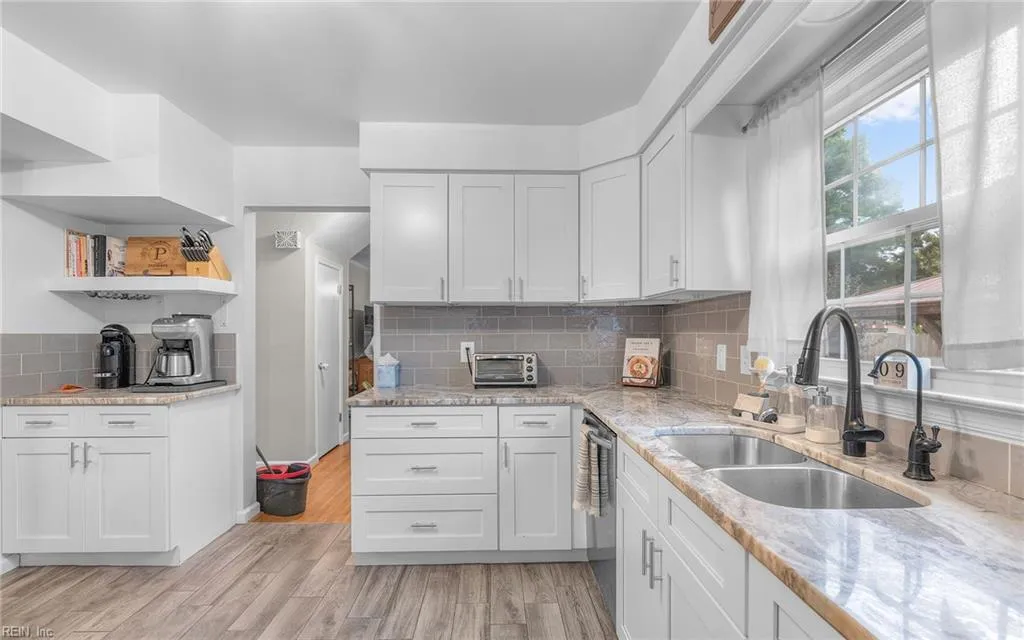 Virginia Beach, Virginia 23452, United States, 4 Bedrooms Bedrooms, ,3 BathroomsBathrooms,Residential,Active,208003