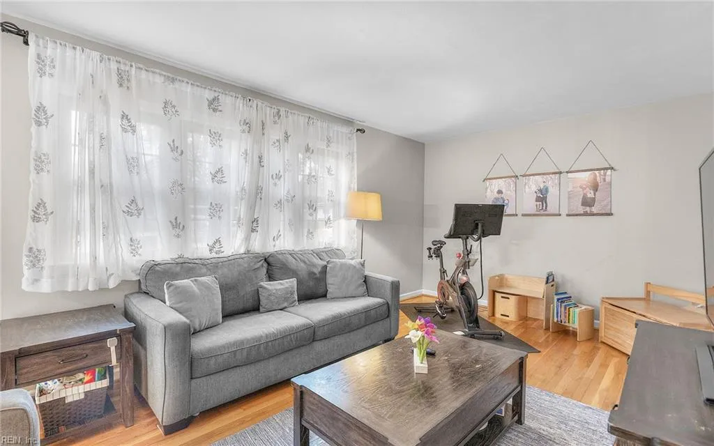 Virginia Beach, Virginia 23452, United States, 4 Bedrooms Bedrooms, ,3 BathroomsBathrooms,Residential,Active,208003