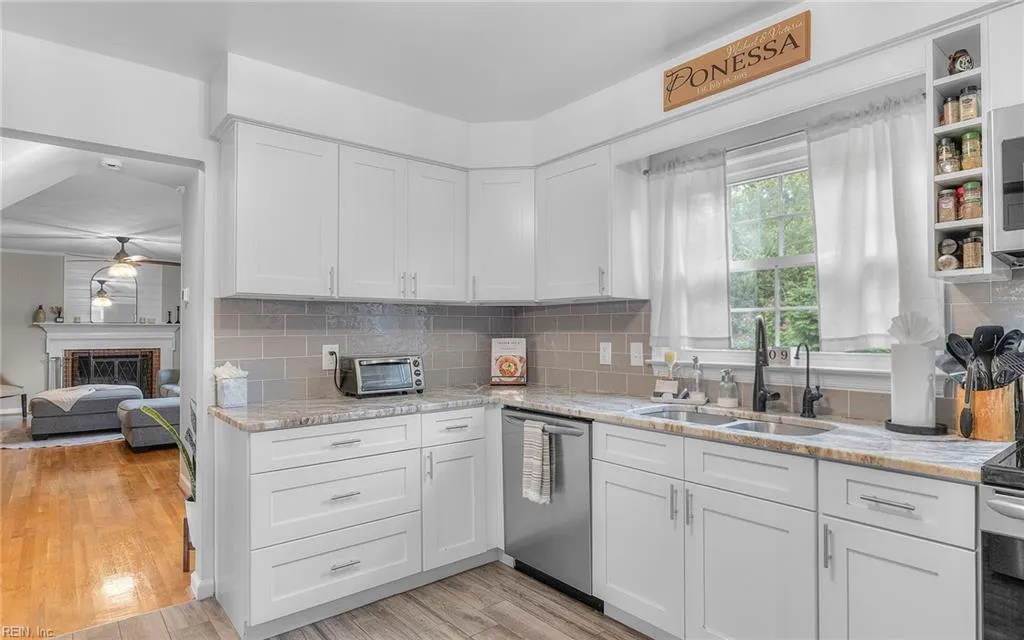 Virginia Beach, Virginia 23452, United States, 4 Bedrooms Bedrooms, ,3 BathroomsBathrooms,Residential,Active,208003