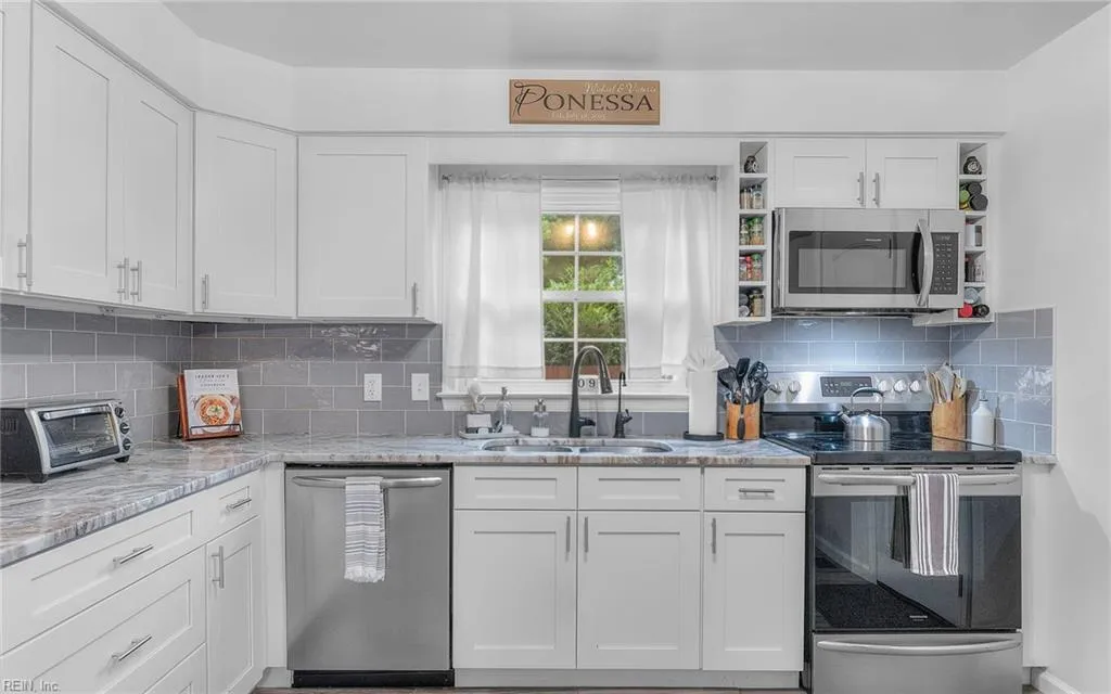 Virginia Beach, Virginia 23452, United States, 4 Bedrooms Bedrooms, ,3 BathroomsBathrooms,Residential,Active,208003