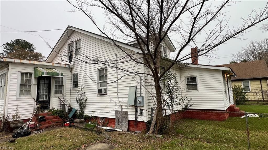 Photo of 1907 Azalea Avenue, Portsmouth, VA 23704 (MLS # 10612815)