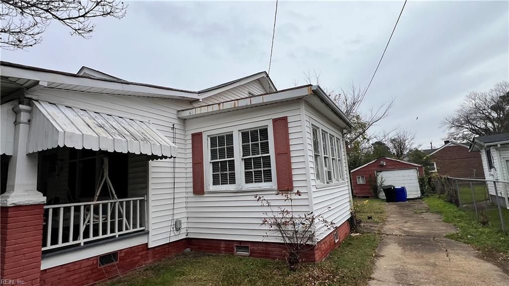 Photo of 1907 Azalea Avenue, Portsmouth, VA 23704 (MLS # 10612815)