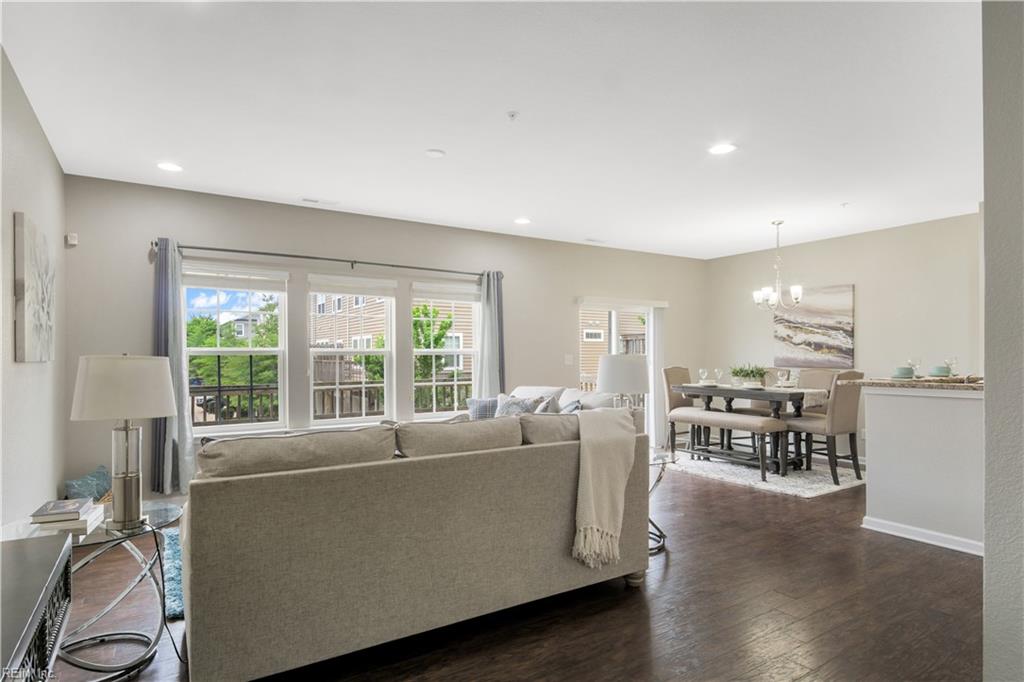613 Freeman DR