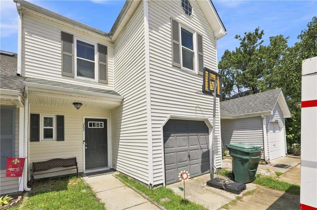 Photo of 262 Wexford Drive, Suffolk, VA 23434 (MLS # 10649975)