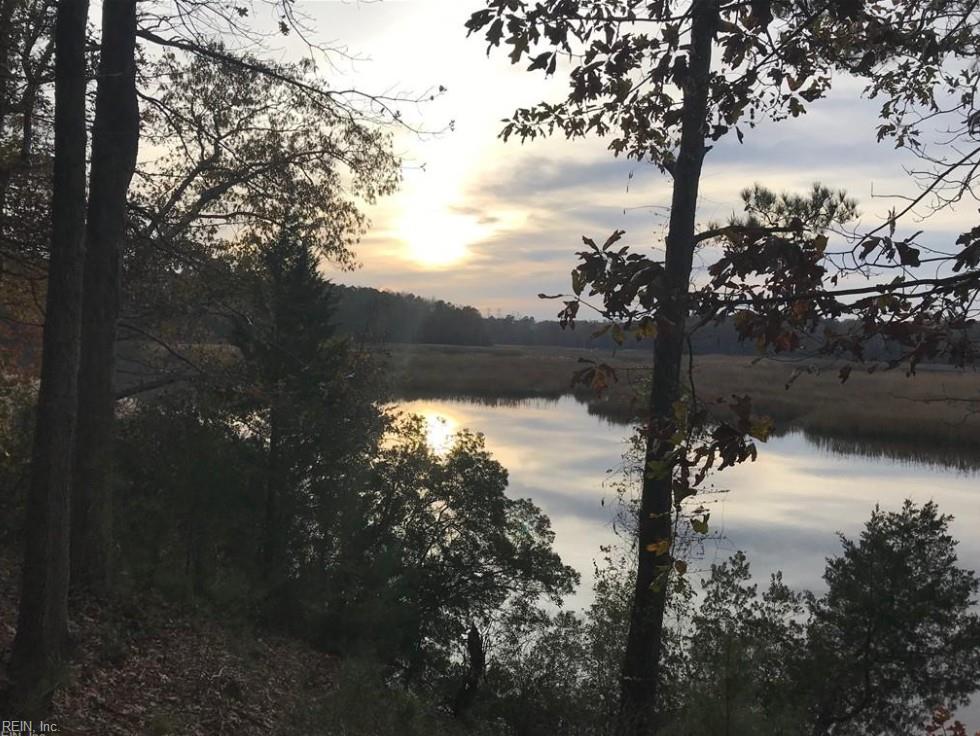 Photo of 2561 Fort Huger Drive, Smithfield, VA 23430 (MLS # 10648412)