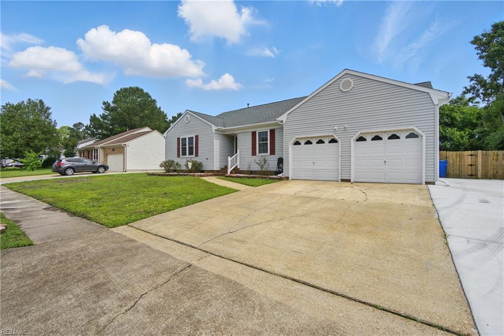 3204 Mistletoe WAY