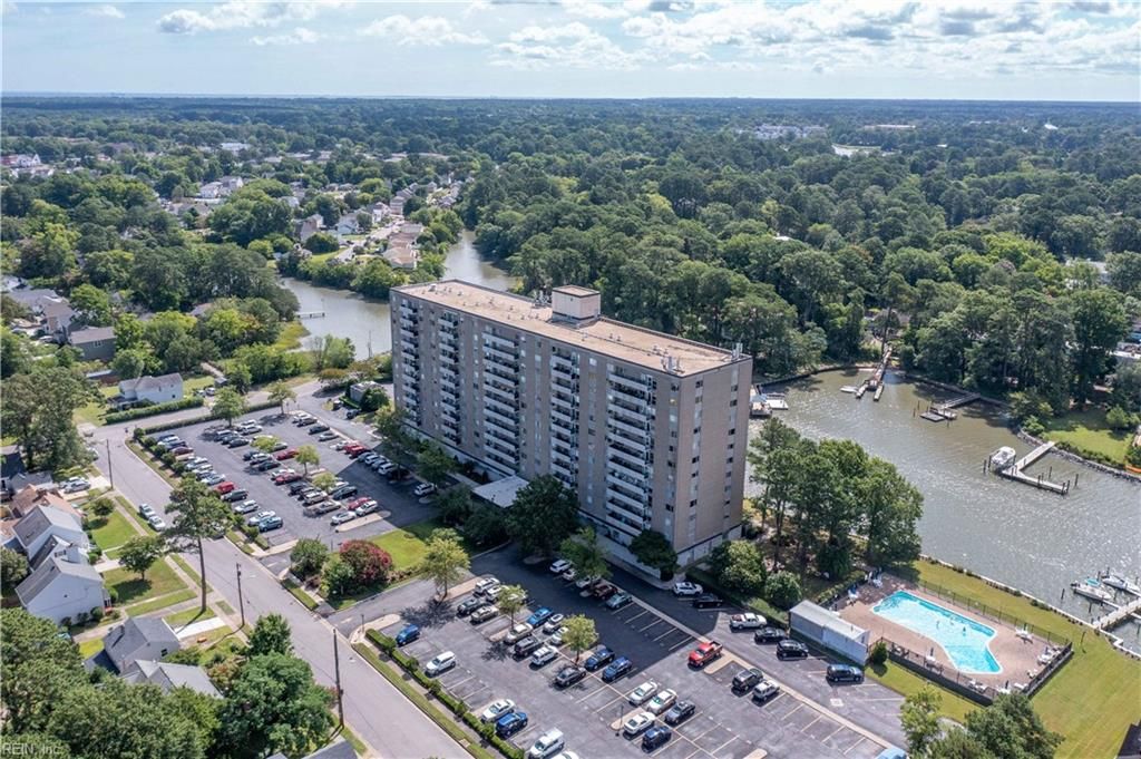 Photo of 7320 Glenroie Avenue #4G, Norfolk, VA 23505 (MLS # 10602493)
