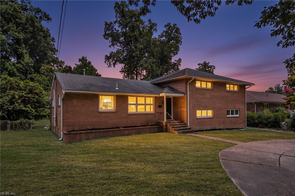 Photo of 6 Downing Place, Newport News, VA 23606 (MLS # 10645093)