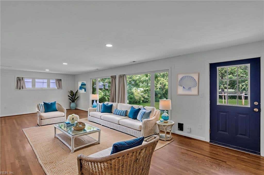 Photo of 6 Downing Place, Newport News, VA 23606 (MLS # 10645093)