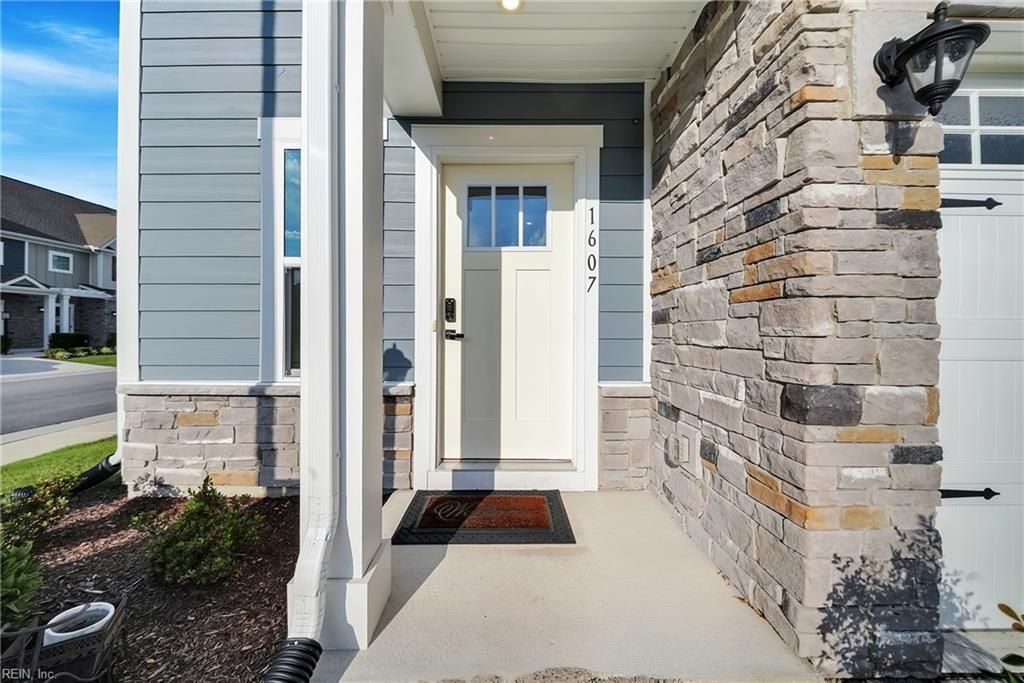 Photo of 1607 Songbird Lane, Chesapeake, VA 23323 (MLS # 10641328)