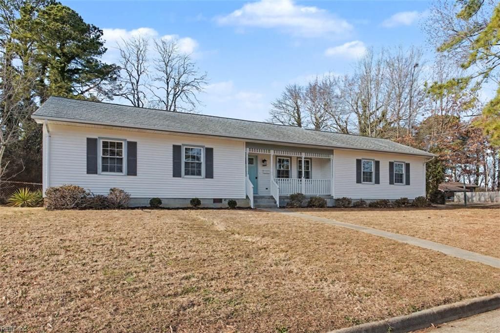 Photo of 20 Linda Drive, Newport News, VA 23608 (MLS # 10617634)