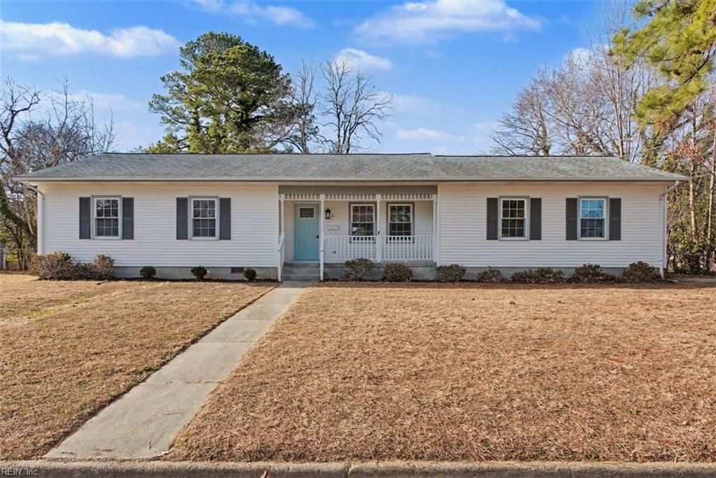 Photo of 20 Linda Drive, Newport News, VA 23608 (MLS # 10617634)