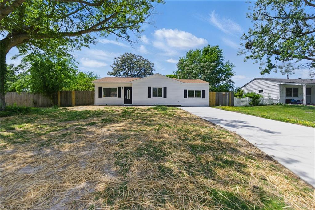 833 Brinson LN