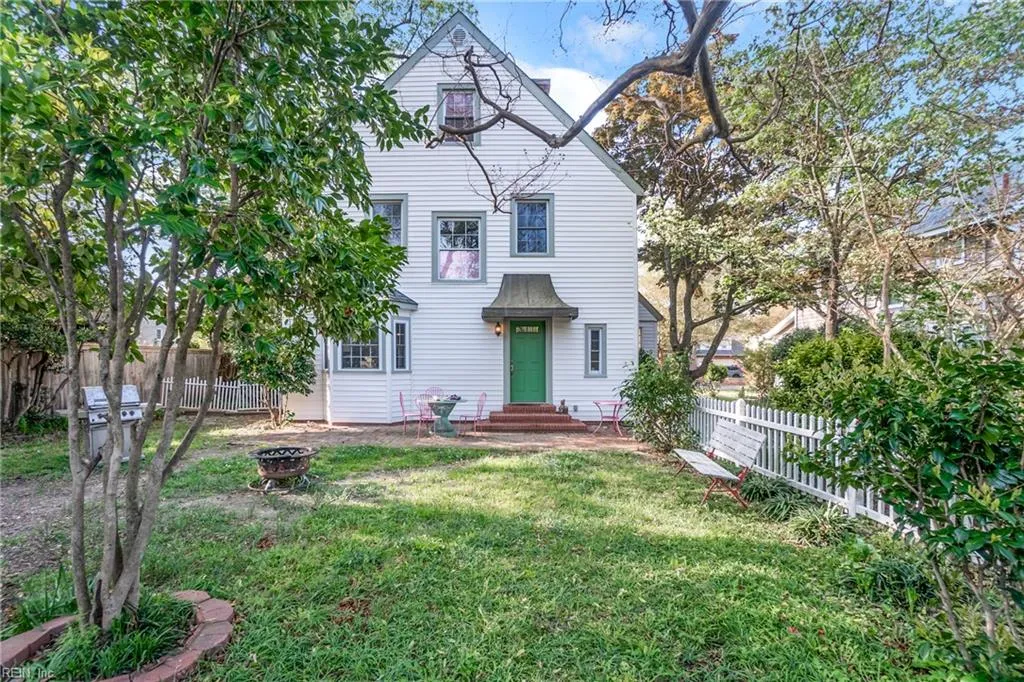 Norfolk, Virginia 23508, United States, 4 Bedrooms Bedrooms, ,2 BathroomsBathrooms,Residential,Active,109981