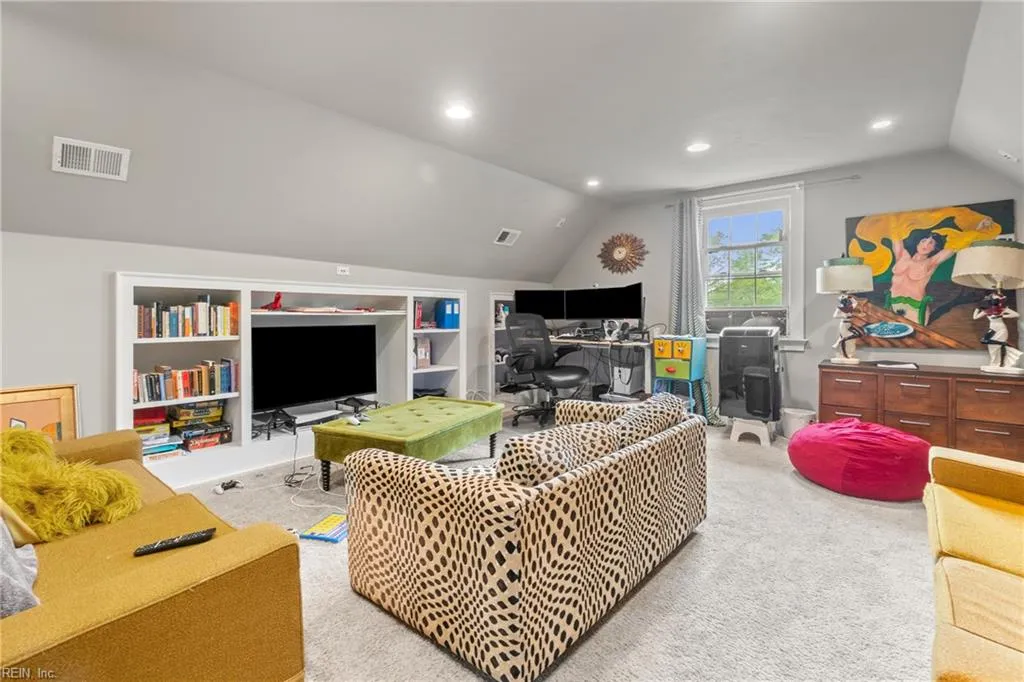 Norfolk, Virginia 23508, United States, 4 Bedrooms Bedrooms, ,2 BathroomsBathrooms,Residential,Active,109981