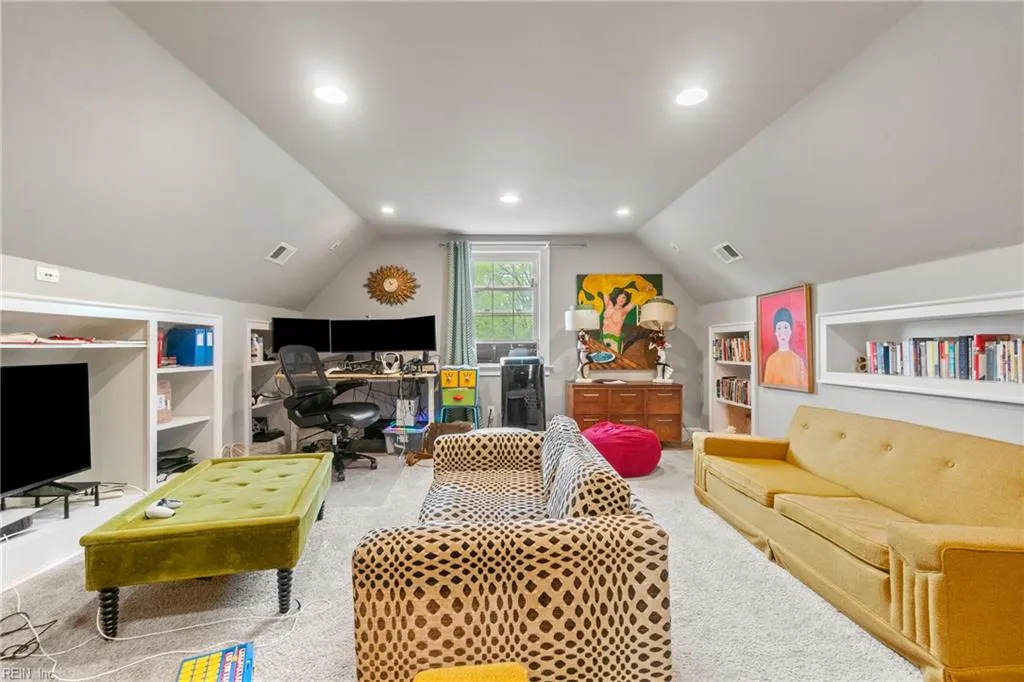 Norfolk, Virginia 23508, United States, 4 Bedrooms Bedrooms, ,2 BathroomsBathrooms,Residential,Active,109981