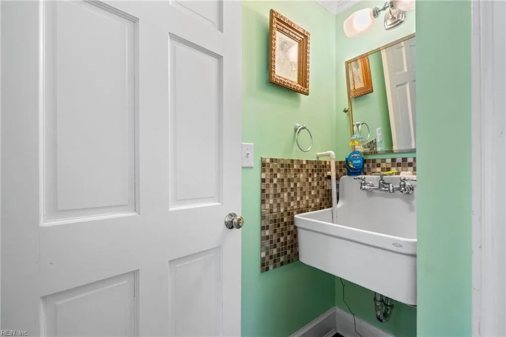 Norfolk, Virginia 23508, United States, 4 Bedrooms Bedrooms, ,2 BathroomsBathrooms,Residential,Active,109981