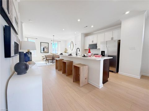 Photo of 2010 Melbourne Street, Newport News, VA 23608 (MLS # 10644530)