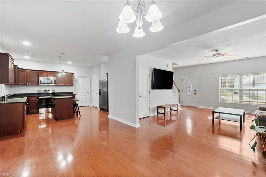 Norfolk, Virginia 23509, United States, 3 Bedrooms Bedrooms, ,3 BathroomsBathrooms,Residential,Active,198900