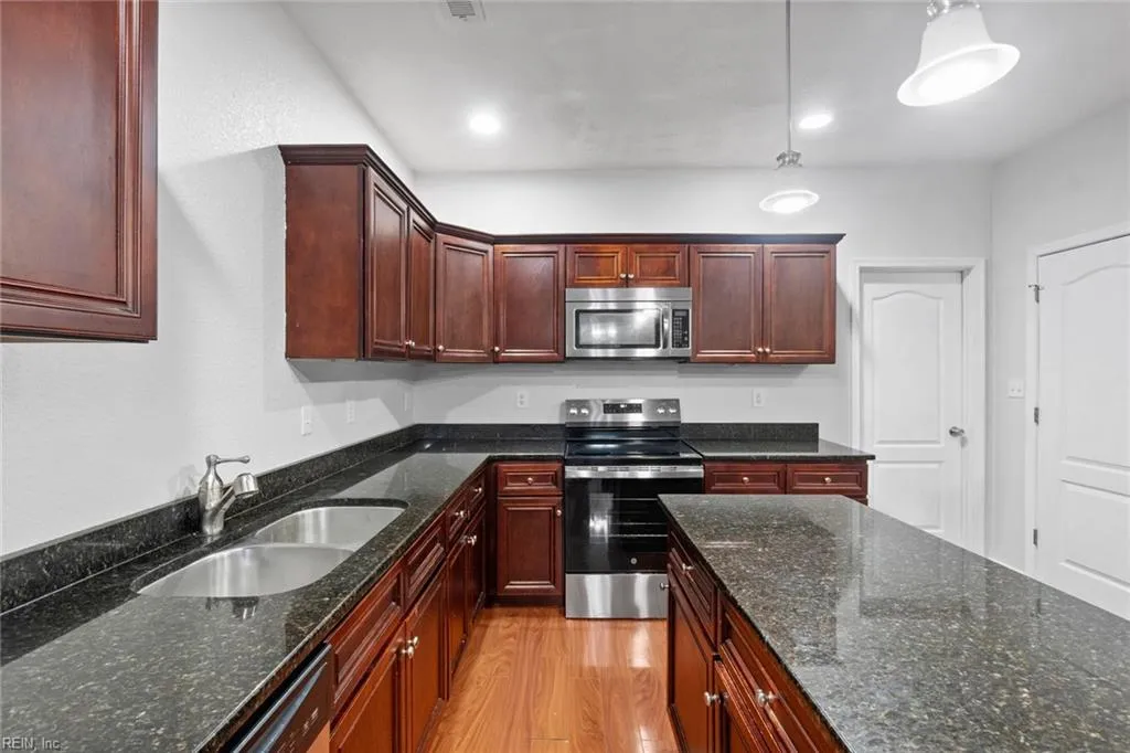 Norfolk, Virginia 23509, United States, 3 Bedrooms Bedrooms, ,3 BathroomsBathrooms,Residential,Active,198900