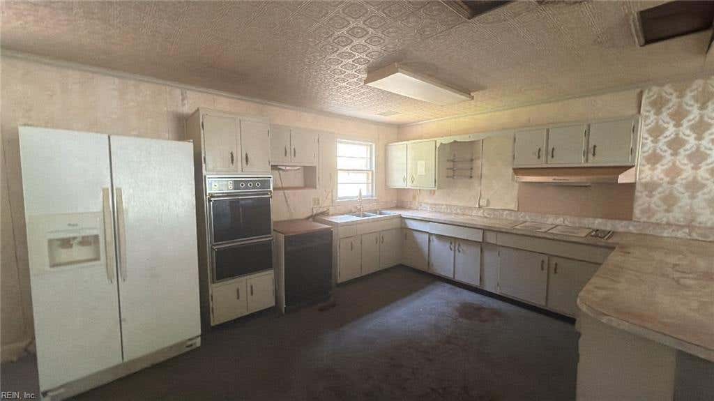 Photo of 49 Cypress Road, Portsmouth, VA 23701 (MLS # 10641257)