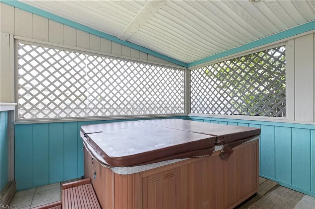 Virginia Beach, Virginia 23454, United States, 3 Bedrooms Bedrooms, ,3 BathroomsBathrooms,Residential,Active,139689