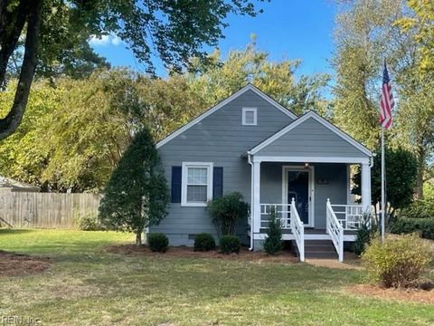 Photo of 29 Newport Avenue, Newport News, VA 23601 (MLS # 10608765)