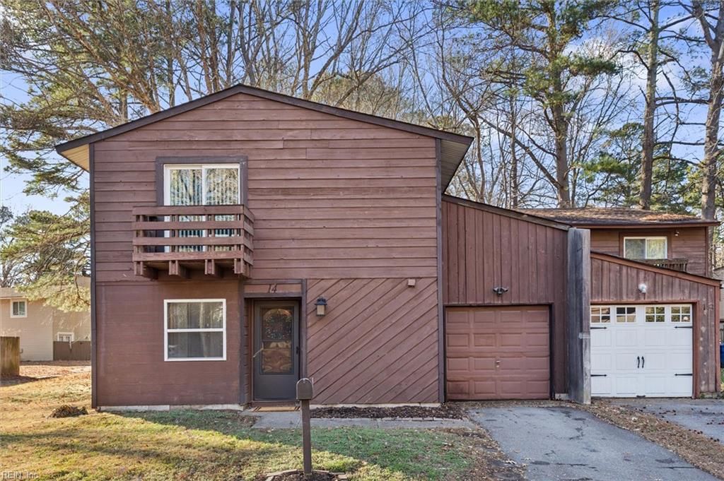 Photo of 14 Keswick Circle, Chesapeake, VA 23320 (MLS # 10614835)