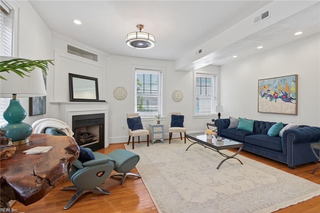 Photo of 429 W York Street #2D, Norfolk, VA 23510 (MLS # 10604952)