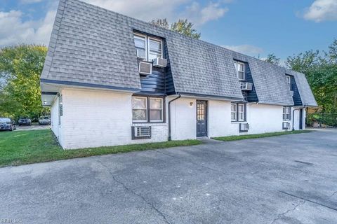 Photo of 508 Ashlawn Drive #2, Norfolk, VA 23505 (MLS # 10636837)