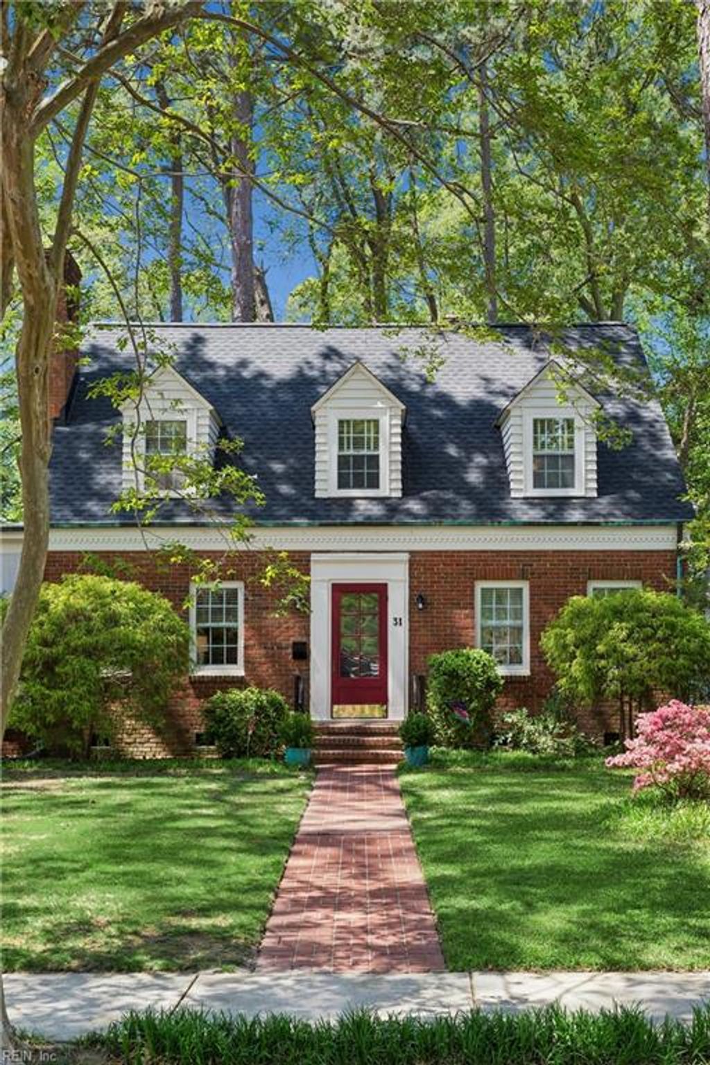 Photo of 31 Stratford Road, Newport News, VA 23601 (MLS # 10630437)