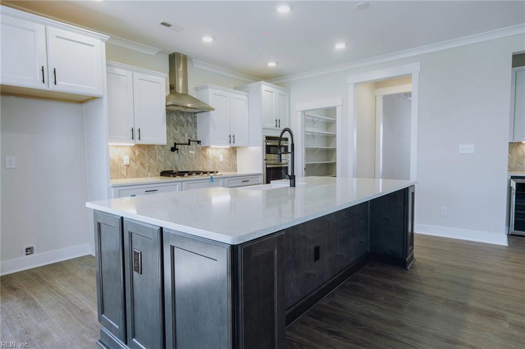 2852 Weston LOOP