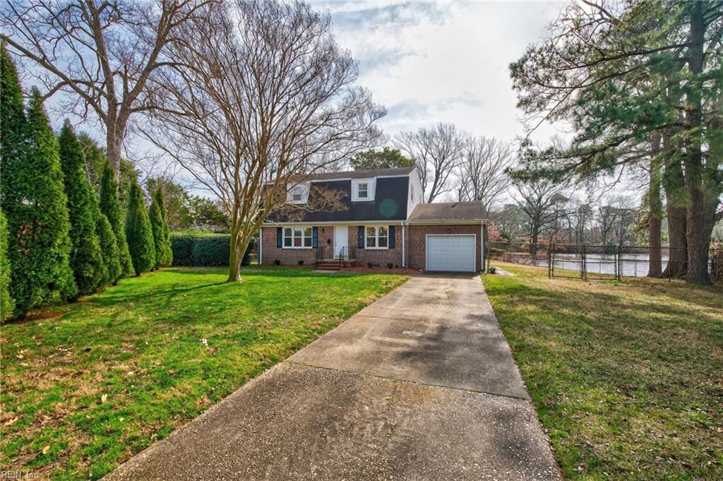 Photo of 442 Leepoint Road, Norfolk, VA 23502 (MLS # 10624360)