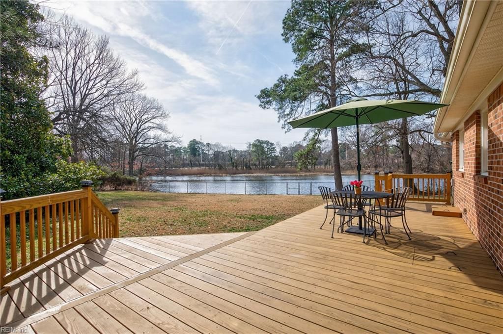 Photo of 442 Leepoint Road, Norfolk, VA 23502 (MLS # 10624360)