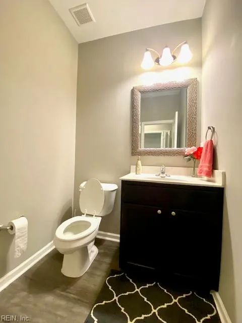 Virginia Beach, Virginia 23456, United States, 2 Bedrooms Bedrooms, ,3 BathroomsBathrooms,Residential,Active,160180